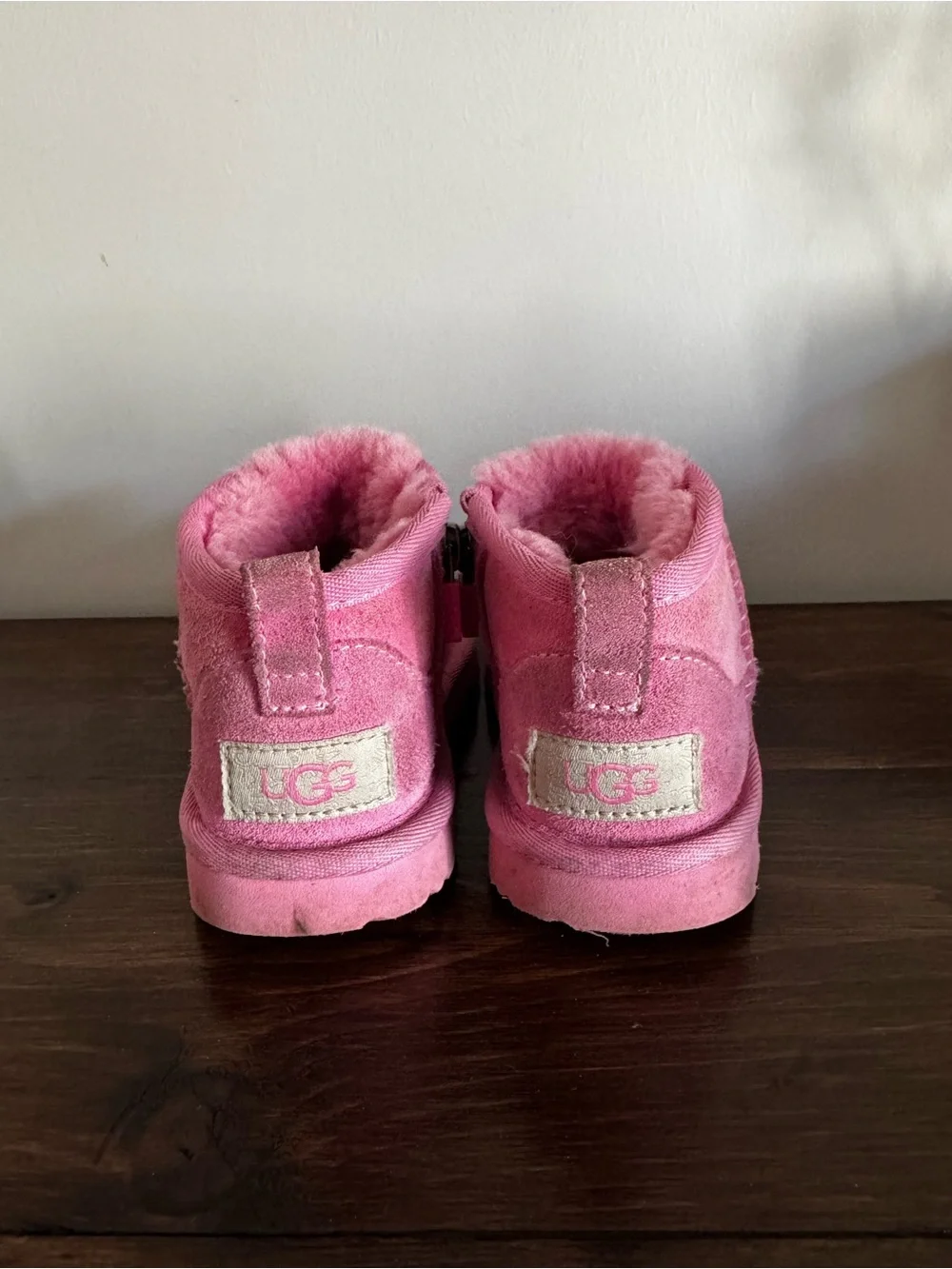 Ugg Toddler/Little Kid Ultra Mini Winter Boot Sachet Pink size 10